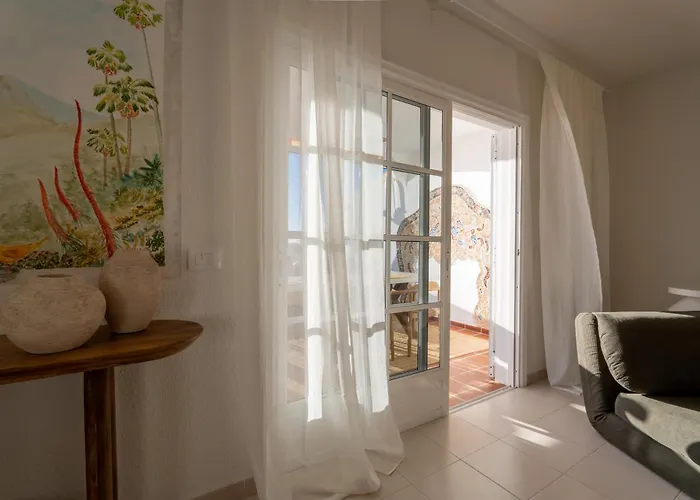 Mosaico Ocean View Boutique 아데제