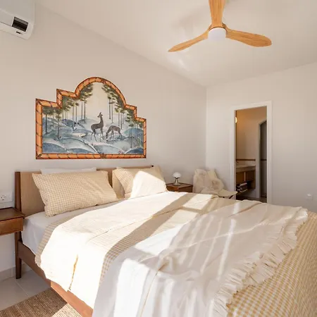 Mosaico Ocean View Boutique Apartament *